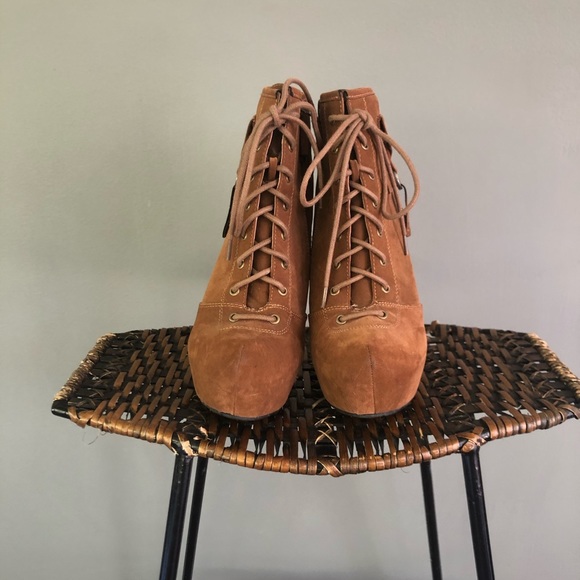 Dollhouse Boots - Picture 2 of 9